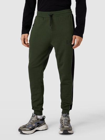 EA7 Emporio Armani Sweatbroek met logodetail en contraststrepen Donkergroen - 4