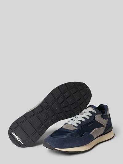 Productfoto, Sneaker met Logo-Detail Model 'City' van HOFF, Leermix in blauw en grijs, afgeronde pasvorm, licht geprofileerde zool, hakhoogte maat 44: 4 cm, schachthoogte 8 cm, schachtbreedte 10 cm