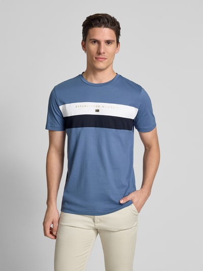 Christian Berg Men T-Shirt mit Label-Print Jeansblau 4