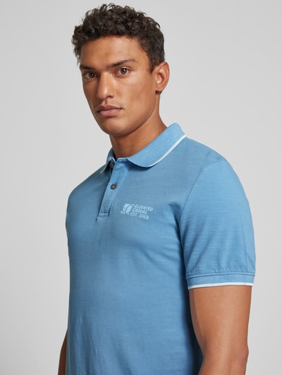 s.Oliver RED LABEL Regular Fit Poloshirt mit Label-Print Rauchblau 3