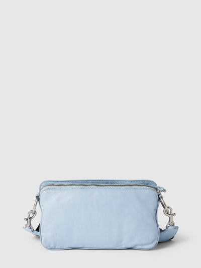 LIEBESKIND BERLIN Crossbody Bag aus echtem Leder mit Label-Print Modell 'CLARICE' Hellblau 4