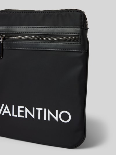 VALENTINO BAGS Umhängetasche mit Label-Print Modell 'BANDOLIERA KYLO' Black 2