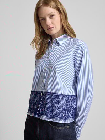 Emily Van den Bergh Bluzka koszulowa o kroju regular fit z obszyciem koronką Jasnoniebieski 3