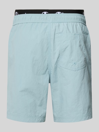Produktfoto, Badehose mit Label-Details und Gesäßtasche von CHAMPION in Hellblau mit Elastischer-Bund, Tunnelzug, Regular-Fit, Textur leicht strukturiert.