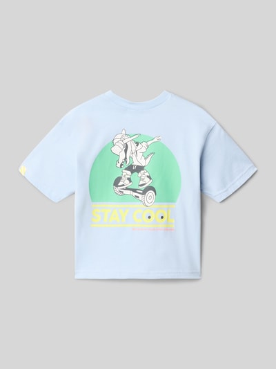 Produktfoto, Regular Fit T-Shirt mit Motiv-Print von BILLIEBLUSH, Kinder T-Shirt aus reiner Baumwolle, Rundhalsausschnitt, Rückseite in Hellblau mit grün-gelbem Print, Rückenlänge 41 cm bei Größe 116.