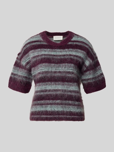 Produktfoto, Regular Fit Strick-Pullover aus Woll-Mix Modell 'Lycie' von MSCH Copenhagen, Streifenmuster in Lila und Grau, weiche Struktur