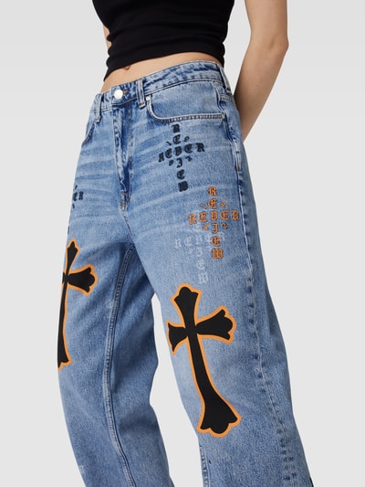 Review Jeansy o kroju baggy fit z nadrukiem Crucifix Niebieski 3