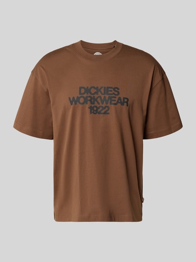 Productfoto, T-shirt met label-print model 'TORREY' van Dickies in bruin, puur katoen, regular fit, ronde hals, lengte achterzijde maat M 70 cm