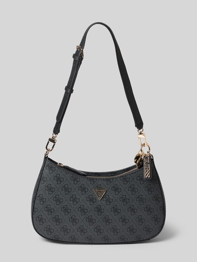 Produktfoto, Schultertasche mit Logo-Print von GUESS in Schwarz mit goldfarbenen Details, Reißverschluss, abnehmbarem Riemen, strukturierte Oberfläche, Breite 25 cm, Länge 19 cm, Tiefe 6 cm, Länge Schulterriemen 65 cm