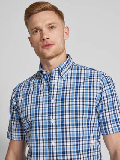 Tommy Hilfiger Koszula biznesowa o kroju regular fit z kołnierzykiem typu button down Błękitny 3