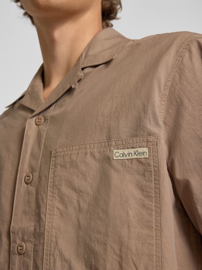 Calvin Klein Jeans Regular Fit Freizeithemd mit Brusttasche Sand 3