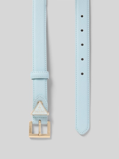 Produktfoto, Gürtel aus echtem Kalbsleder Modell 'Noelle' von Guess in Hellblau mit feiner Textur, goldfarbener Pinschließe, Logo-Detail, schmale Passform, 2 cm Breite bei Größe S