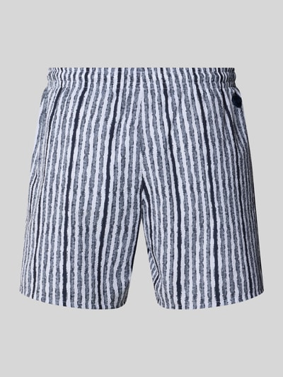 Produktfoto, Relaxed Fit Shorts mit Logo-Applikation Modell 'Seersucker' von Colmar Originals in Weiß mit schwarzen Streifen, elastischer Bund, seitliche Eingrifftaschen, leichte texturierte Baumwolle