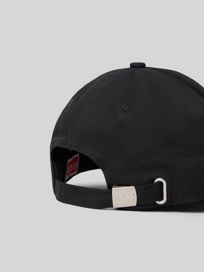 Produktfoto, schwarze Basecap aus reiner Baumwolle von Kenzo mit verstärktem Schirm, Label-Stitching, Belüftungslöcher, verstellbarer Riegel auf der Rückseite