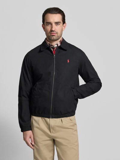 Männermodel trägt Regular Fit Blouson aus reiner Baumwolle von Polo Ralph Lauren, Optik: Unifarben, Ganzkörperansicht von vorne.