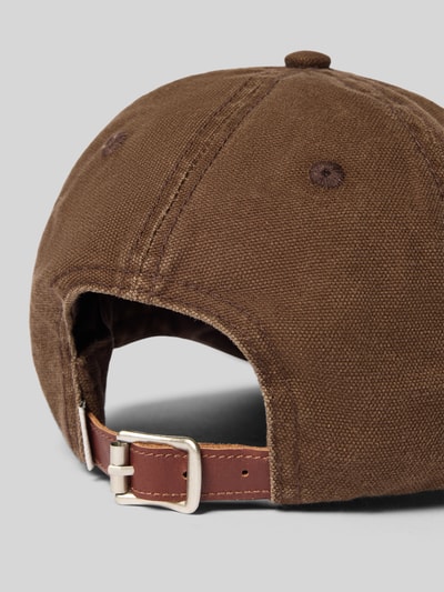 Produktfoto, Basecap aus reiner Baumwolle Modell 'CALLIGRAPHIE' von RETERNITY in Braun, strukturierte Oberfläche, verstellbarer Riegel, Label-Stitching.