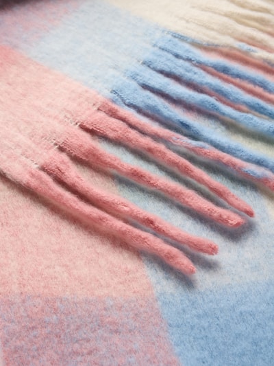 Produktfoto, Schal mit Fransen und Karo-Muster von Kurt Beines, rechteckig, rosa-blau-weiß, weiche Oberfläche, 40x206 cm, Damen Schal