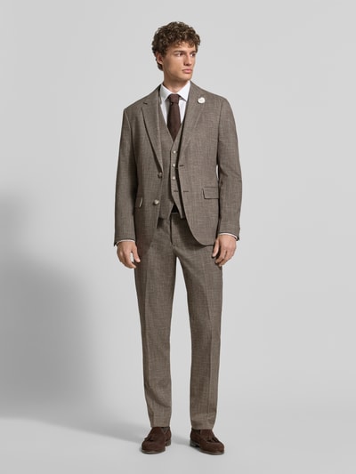 Männermodel trägt Slim Fit 2-Knopf-Sakko mit Reverskragen von MCNEAL, Material-Mix mit Viskose-Anteil, Blumen-Detail, Ganzkörperansicht von vorne.