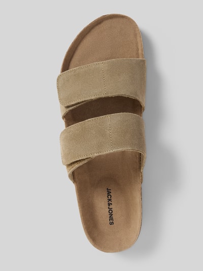 Productfoto, Sandaaltjes van kalfsleer model 'MALTA' van Jack & Jones, comfortmodel, riempjes met klittenbandsluiting, hakhoogte maat 44: 3 cm, bruine tinten, zichtbare textuur van echt leer