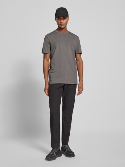 Guess Activewear T-Shirt mit Label-Print Modell 'ALPHY' Anthrazit 1