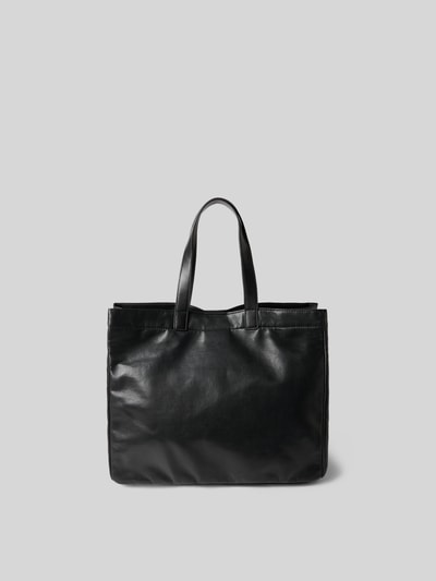 Produktfoto, Tote Bag mit Logo-Detail von Anine Bing, schwarze Tasche mit Strukturmuster, Magnetverschluss, Schulterriemen, 43 cm Breite, 35 cm Länge, 22 cm Tiefe, für Damen