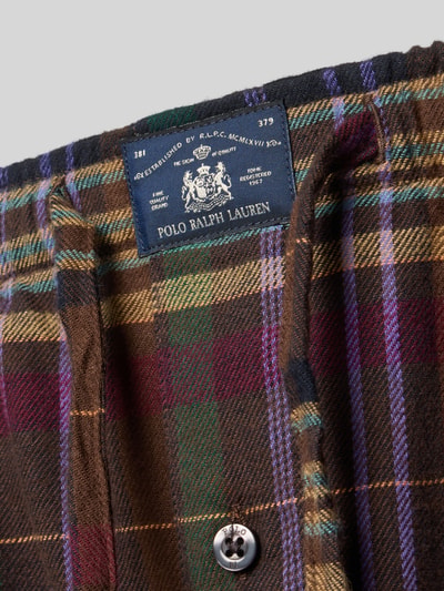 Produktfoto, Comfort Fit Pyjama-Hose aus reiner Baumwolle von Polo Ralph Lauren Underwear mit mehrfarbigem Tartan-Muster, Twill-Struktur, elastischer Bund und Logo-Stitching, Nahaufnahme Vorderseite