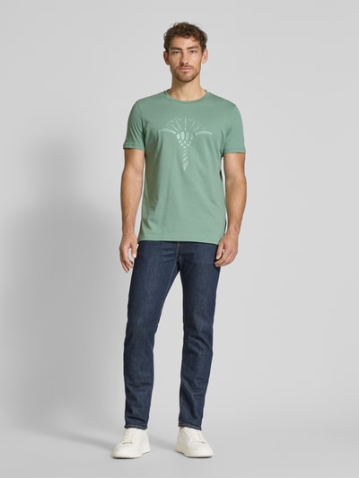 JOOP! Collection T-shirt męski JOOP! Collection;Czysta bawełna;Krój regular fit;Okrągły dekolt z prążkowanego ściągacza;Nadruk z motywem;Długość tyłu w rozmiarze M: 70 cm Limonkowy 1