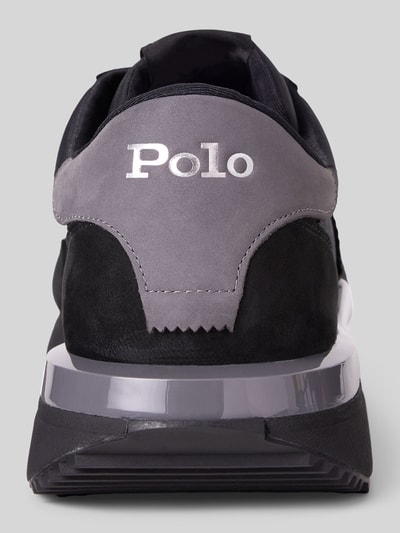 Produktfoto, Low Top Sneaker aus echtem Leder von Polo Ralph Lauren, czarny kolor, zaokrąglony nosek, skórzana cholewka, profiliowana podeszwa, logo z tyłu, detal zamszowy, uniwersalna faktura, detale z siateczki