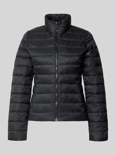 Produktfoto, schwarze Slim Fit Steppjacke mit Logo-Detail von Lacoste, matte Oberfläche, horizontale Steppung, Damen Steppjacke