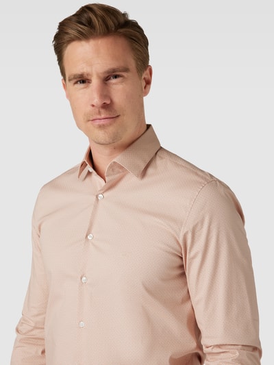 CK Calvin Klein Slim Fit Business-Hemd mit Label-Stitching Beige 3