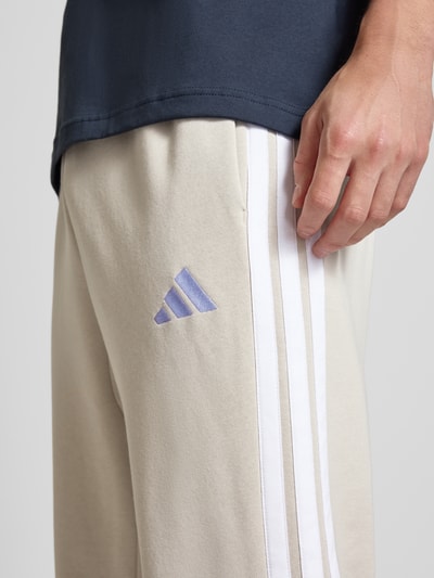 adidas Sportswear Sweatpants met labelstitching en elastische band Zand - 3