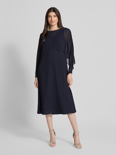 comma Midikleid in Layering-Optik Marine 4