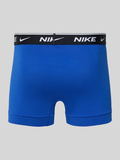 Produktfoto, blaue Trunks aus Baumwoll-Mix Modell 'ESSENTIAL' von Nike mit elastischem Logo-Bund und enganliegender Passform.