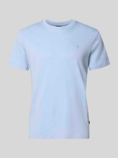 Produktfoto, hellblaues Herren T-Shirt mit Logo-Stitching Modell 'Priamo' von JOOP! Collection aus Reiner Baumwolle, Gerader-Schnitt, Rundhalsausschnitt, Rückenlänge 69 cm bei Größe M, glatte Oberfläche