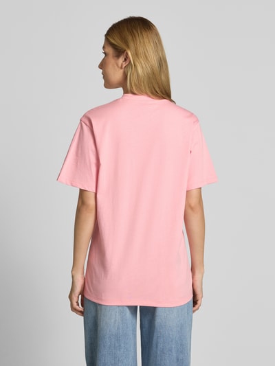 HUGO T-shirt o kroju relaxed fit z wyhaftowanym logo i okrągłym dekoltem Różowy 5
