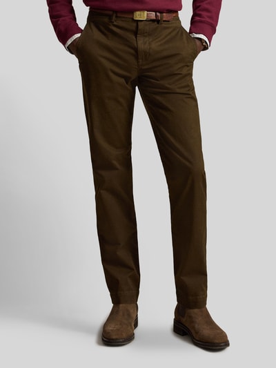 Męski model nosi proste spodnie z mieszanki bawełny Gerade Hose aus Baumwoll-Mix von Polo Ralph Lauren, całkowity widok z przodu.