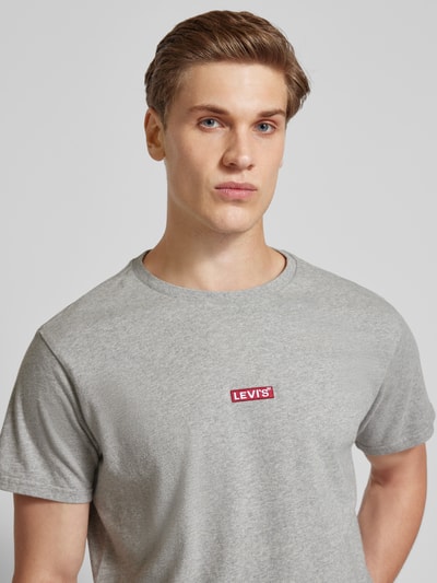 Levi's® Relaxed Fit T-Shirt mit Label-Patch Modell 'BABY' Hellgrau 3