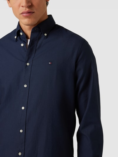 Tommy Hilfiger Regular Fit Business-Hemd mit Label-Stitching Modell 'SOLID' Marine 3