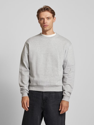 REVIEW Essentials Crewneck Sweatshirt Hellgrau Melange 4