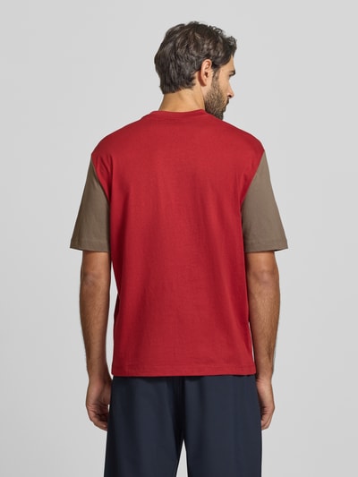 Armani Exchange T-shirt z wyhaftowanym logo i okrągłym dekoltem Ciemnoczerwony 5