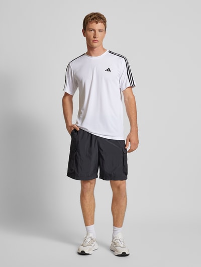 Adidas Training T-shirt z charakterystycznymi dla marki paskami Biały 1