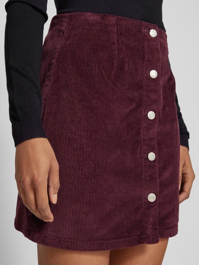 Vero Moda Körpernaher Mini-Rock aus Cord Modell 'ETTA' Bordeaux 3