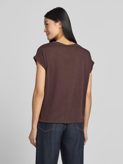 Vrouwenmodel draagt T-shirt uit viscosemix met V-hals van zero, regular fit, kapmouwen, ruglengte maat 36: 56 cm, ganzkörperansicht rückansicht