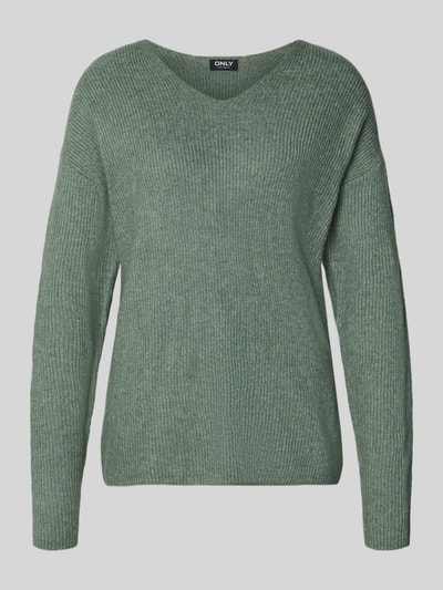 Produktfoto, grüner Regular Fit Pullover mit V-Ausschnitt Modell 'CAMILLA' von ONLY aus gerippter Textur, Damen Pullover von ONLY