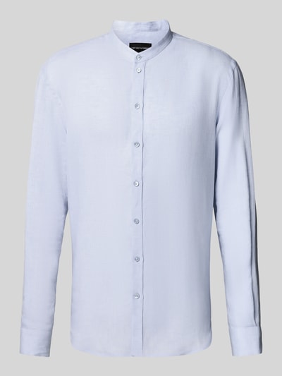 Produktfoto, Regular Fit Freizeithemd im langärmeligen Design von Emporio Armani in Hellblau mit Stehkragen, durchgehender Knopfleiste und Sportmanschetten.