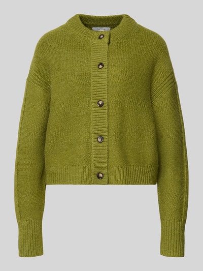 Produktfoto, Boxy Fit Strickjacke Modell 'FLORA' von Topshop in Olivgrün, Knopfleiste, grobe Stricktextur, Damen Strickjacke