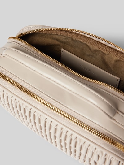 CK Calvin Klein Crossbody Bag mit Label-Detail Beige 5
