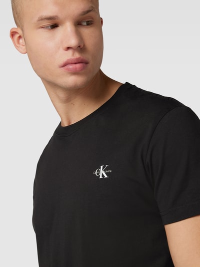 Calvin Klein Jeans T-shirt o kroju regular fit z nadrukiem z logo w zestawie 2 szt. Biały 3