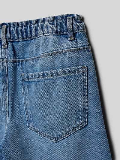 Produktfoto, hellblaue Wide Leg Jeans aus Baumwoll-Mix Modell 'COMET' von Only, Denim-Optik, 5-Pocket-Design, elastischer Bund, Label Patch