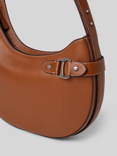 Produktfoto, Shoulder Bag aus echtem Rindsleder Modell 'Tasha' von Lauren Ralph Lauren in Braun mit Zierschnalle, sichtbarer Naht und glatter Textur, Hauptfach mit Reißverschluss, Reißverschlussfach auf der Innenseite, Schulterriemen 51 cm, Maße 32x32x6 cm